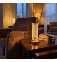İki Yandan Kavisli Silindirik Çizgi Model Kristal LED Masa Lambası – Dokunmatik, 3 Renk Işık Modlu, Şarjlı Dekoratif Gece Lambası (5343)