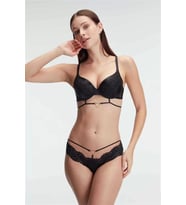 LYYN Destekli Balenli Kaplı Dantel Detaylı Sütyen Slip İç Çamaşırı Takımı (Siyah)