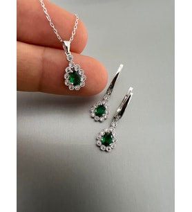 Gümüş Zümrüt Damla Taşlı Sallantılı Küpe ve Kolye Seti- Hediye Kutulu (Gümüş-Zümrüt)