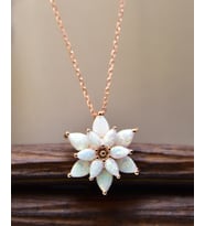 Papatya Silver 925 Ayar Gümüş Opal Taşlı Yasemin Çiçeği Kolye (Beyaz)