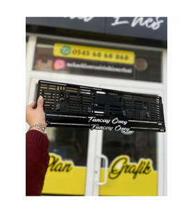 KRAL TAÇ ÇİZGİLİ SARKIK EL YAZI MODEL GÜMÜŞ PLAKALIK
