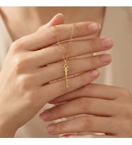 Kişiye Özel 925 Ayar Gümüş Tasarım Anahtar İsim Kolye (Gold)
