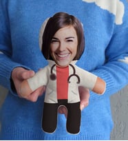 BK Gift Kişiye Özel Fotoğraflı Kadın Doktor Bebek Yastık-1 (Beyaz)