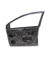 Toyota Corolla Nde180 13/18 Ön Kapı Komple Sağ Si·yah (Band Deli·ksi·z) (İ·celi·/çekomasti·kli·) (Fp