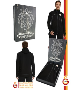 Galatasaray Orijinal Lisanslı Kapüşonlu Siyah Fermuarlı Hoodie Hediyelik Ahşap Kutulu (Siyah-Kırmızı)