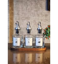 Ahşap Standlı 3'lü Şeffaf Yağlık Seti, 250 ml, Zeytinyağı, Sirke, Nar Ekşisi