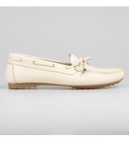 Bej Fiyonklu Deri Kadın Loafer