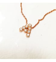 A HARFİ GÜMÜŞ ROSE KOLYE