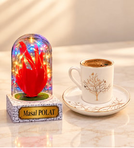 Hayat Ağacı Tasarımlı Kahve Fincanı ve Kişiye Özel Yazılı Renkli LED Kırmızı Kalpli Işıklı Fanus