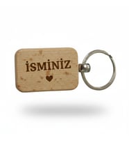 Kişiye Özel Mini Dikgörtgen Ahşap Anahtarlık – İsminiz ve Kalp Yazılı Lazer Gravür Anahtarlık – Romantik Özel Tasarım Hediye