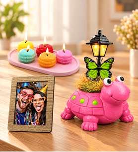 Kişiye Özel Fotoğraflı Mutlu Pembe Kaplumbağa Masa Lambası ve Kokulu Makaron Mum
