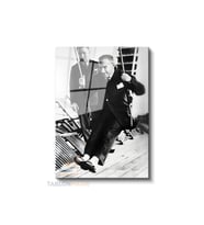 Dikey Cam Tablo Salon Duvar Tablosu Dikey Cam Salıncakta Ataturk Yeni Ev Hediyesi Ofis Tablosu