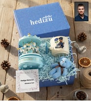 Kişiye Özel Kişiye Özel Karikatürlü Erkek Polis Hediye Kutusu - Kişiye Özel T Kupa, Atlı Karınca Müzik Kutusu, Peluş Anahtarlık Polisler Günü Hediyesi