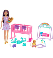 Barbie Skipper Doll & Bebek Odası Oyun Seti, Aksesuarlı, İkiz Bebek Bebek, 1 Beşik, 1 Salıncak, 1 Gö (Çok Renkli)