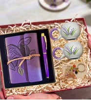 Özel Deri Kılıf Manifest Defter & Metal Roller Kalem &  2 Kişilik Lavanta Kupa  Ve Epoksi Harf Anahtarlık