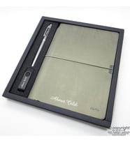 Scrikss İsme Özel Verona Defter + Kalem + 16Gb Usb Bellek Hediyelik Set - SG180 İsme Özel Defter Kutulu Set