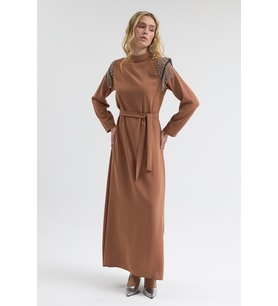 Omuz Taş Detaylı Elbise - Camel