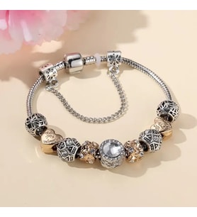 Pandora Tarz , Aşk(My Valentine) Gold  Charmlı Bİleklik, Ahşap Kutu içerisinde