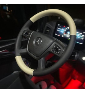DİKİŞLİ DİREKSİYON KILIFI AÇIK BEJ/SİYAH DERİ SİYAH DİKİŞLİ YENİ MERCEDES İÇİN