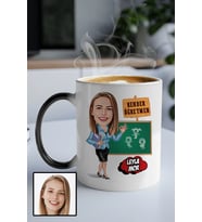 Kadın Rehber Öğretmene Hediye Karikatürlü Sihirli Kupa Bardak