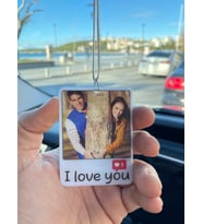 Beyaz Pleksi Kişiye Özel Fotoğraflı I LOVE YOU Yazılı Araba Hediyesi Araba Süsü Dikiz Aynası Süsü - Çift Taraflı