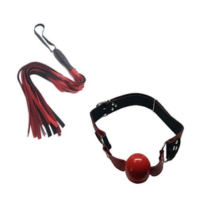 Kırmızı Fantazi Kırbaç Fantezi Deri Ağız Topu + Erotik Masaj Yağı(Red Fantasy Whip Fantasy Leather Mouth Ball + Erotic Massage Oil)