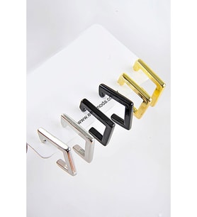 Yarım Dörtgen Tasarımlı Gold Siyah Ve Gümüş Renkleri 6lı Küpe Seti