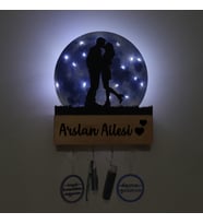 Lucenda Led Işıklı Pleksi Dolunay Kişiselleştirilebilir Biblo Ametist Öpüşen Sevgili Anahtar Askılığı (Mavi)