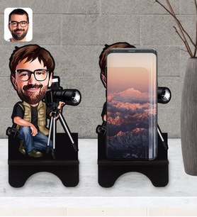BK Gift Kişiye Özel Erkek Fotoğrafçı Karikatürlü Ahşap Biblo Telefon Standı-1