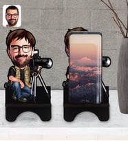 BK Gift Kişiye Özel Erkek Fotoğrafçı Karikatürlü Ahşap Biblo Telefon Standı-1