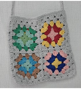 El Örgüsü Renkli Motifli Koton Omuz Çantası - Boho Tarz Çiçekli Kare Mini Çanta (18x18 cm) Ayla Karakılçık
