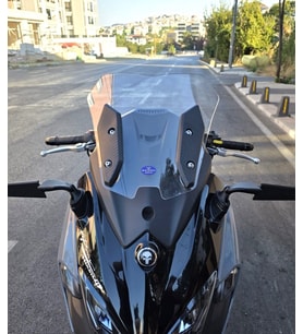 MOTOCAM Sym Maxsym TL 508 Ön Cam 2022-2026 Model 41cm Şeffaf Renkli 4mm SPORTİF
