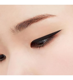 Suya Dayanıklı, İnce Uçlu Eyeliner Sharp So Simple Waterproof Pen Liner (01 Black)