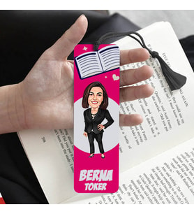 Siyah Takım Elbiseli Kadın Karikatürlü Püsküllü Kitap Ayracı