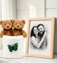 Kişiye Özel Karakalem Fotoğraflı Çerçeve ve Peluş Saksıda Ayıcık Buketi Arkadaşa Kadına Sevgiliye Hediye Seti