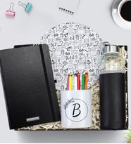 Kişiye Özel Siyah Defter & Deri Kılıflı Siyah 500 Ml Su Matarası & Mousepad & Kalemlik Hediye Seti
