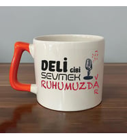 Deli Gibi Sevmek Ruhumuzda Var Baskılı Turuncu Kulplu D Kupa