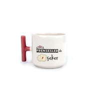 Prensesler De Nah Çeker Baskılı Kırmızı Kulplu T Kupa - Komik Hediye Bardak Fincan Mug