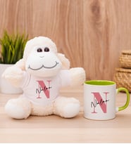 Kişiye Özel Baş Harfli Üzeri İsim Yazılı Peluş Koyun ve Yeşil Kupa