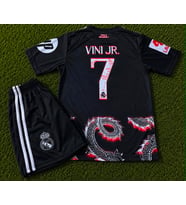 Yeni Sezon Real Madird 2025/26 Sezonu VINI JR Dragon Desenli Konsept Çocuk Forması 2Li Set siyah