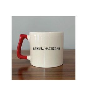 Seçtiğin İsim&Logo tasarım Kırmızı Kulplu D Kupa