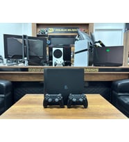 Sony PlayStation 4 Pro Çift Kol Oyun Konsolu (İKİNCİ EL)