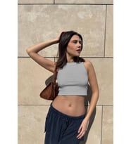 Nare Gri Bisiklet Yaka Kolsuz Crop Bluz (Gri)