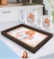 BK Gift Kişiye Özel Kadın Aşçı Karikatürlü Doğal Ahşap Tepsi ve 2’li Kupa Bardak Seti-3