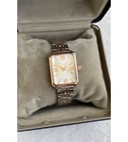 Zamansız Bir Stil İçin! Dikdörtgen Kadran En İyi Kadın Kol Saatleri Sadece Bir Tık Uzakta Rose Gold Gümüş Renk