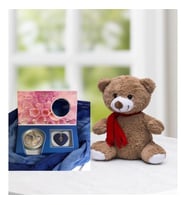 Peluş ayıcık ve istiridye içinde gerçek inci kolye