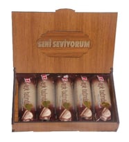 Sevdiğinize Özel Seni Seviyorum Ahşap Kutuda Aşk Tadında Çikolata ( Tiramisulu )