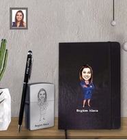 Kişiye Özel Öğretmen Karikatürlü  Siyah Defter Kalem Çakmak Hediye Seti  Bayan-20 (Model 1)