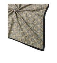 Ebruli Pamuklu Etnik Desenli Soft Eşarp – 90x90 cm (Siyah-Vizon)