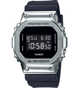 Casio GM-5600-1DR Erkek Kol Saati